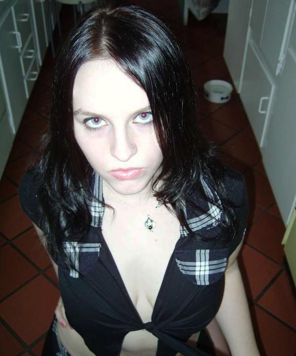 15P Big-boob blonde posing