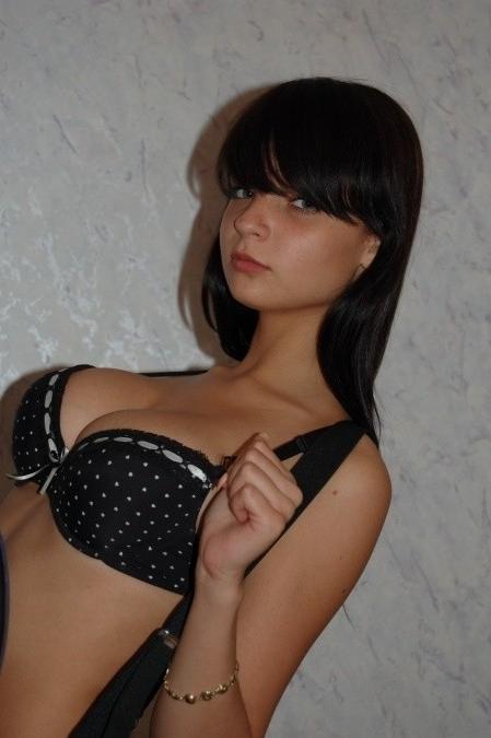 15P Various bikini babes