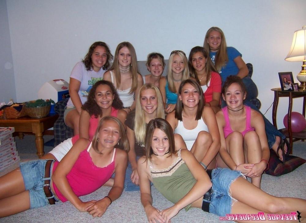 15P Big-boob blonde posing