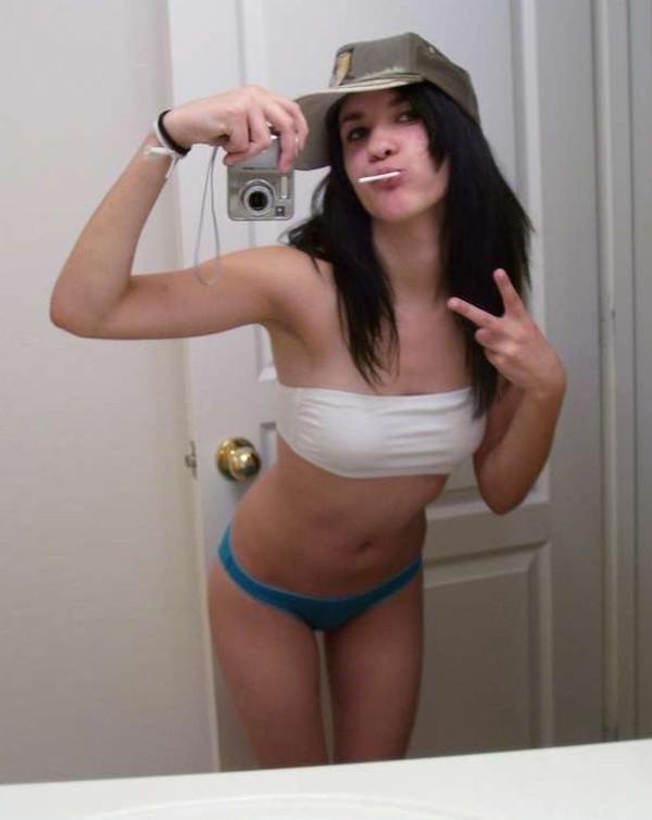 15P Big-boob blonde posing