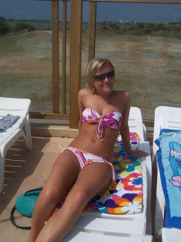 16P Photos of a girl naked in my room