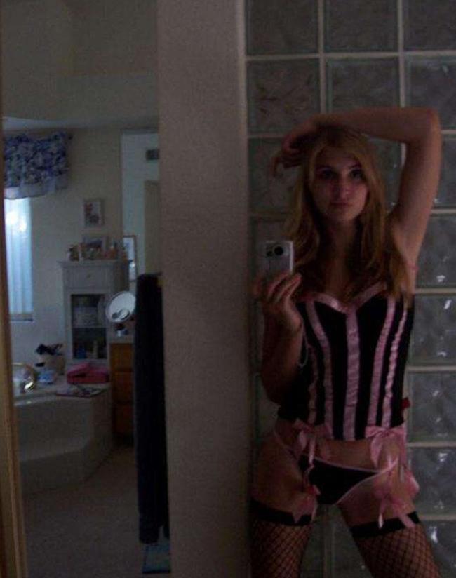 15P Babes posing and shooting
