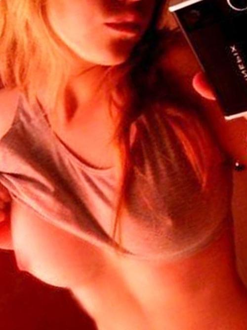 15P Babes posing and shooting