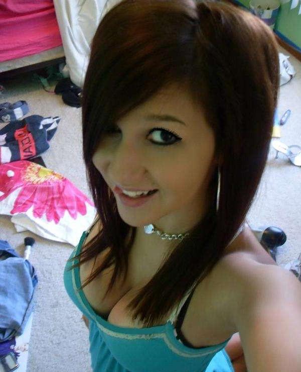 15P Babes posing and shooting