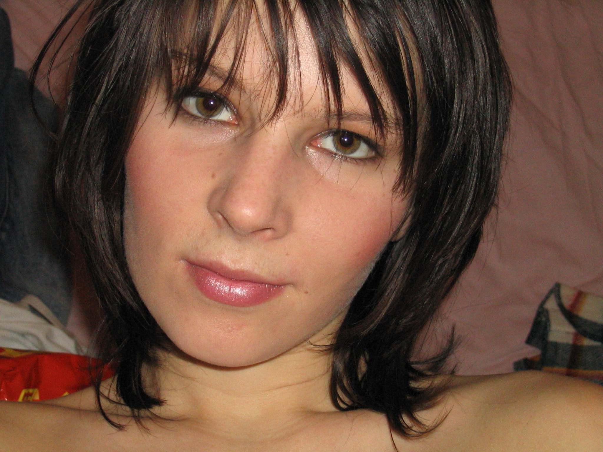 16P Naked redheaded amateurs posing