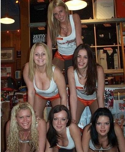 16P Cock-hungry sluts eating cum