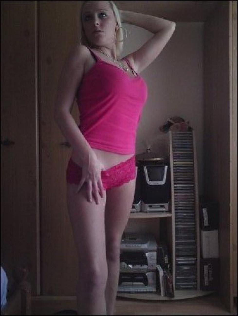 9P A hot housewife displays her sexy body in her lingerie