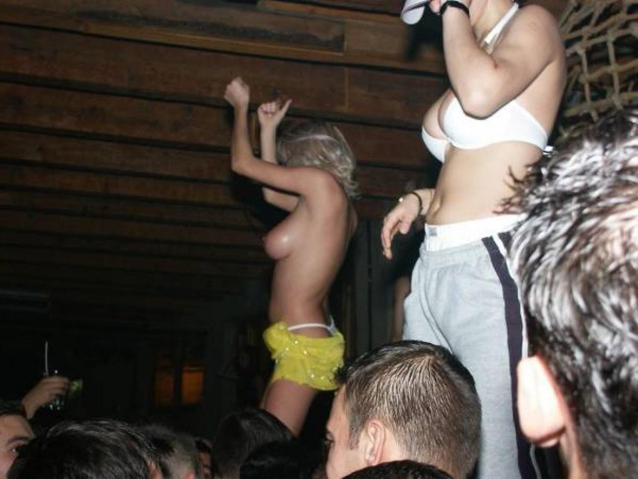 15P Random pics of chicks having fun in naughty parties