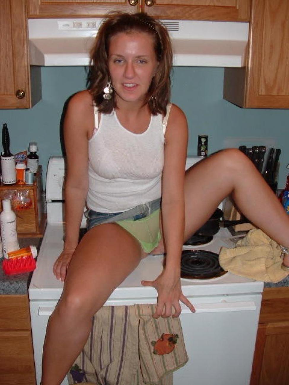 15P Random pics of chicks having fun in naughty parties