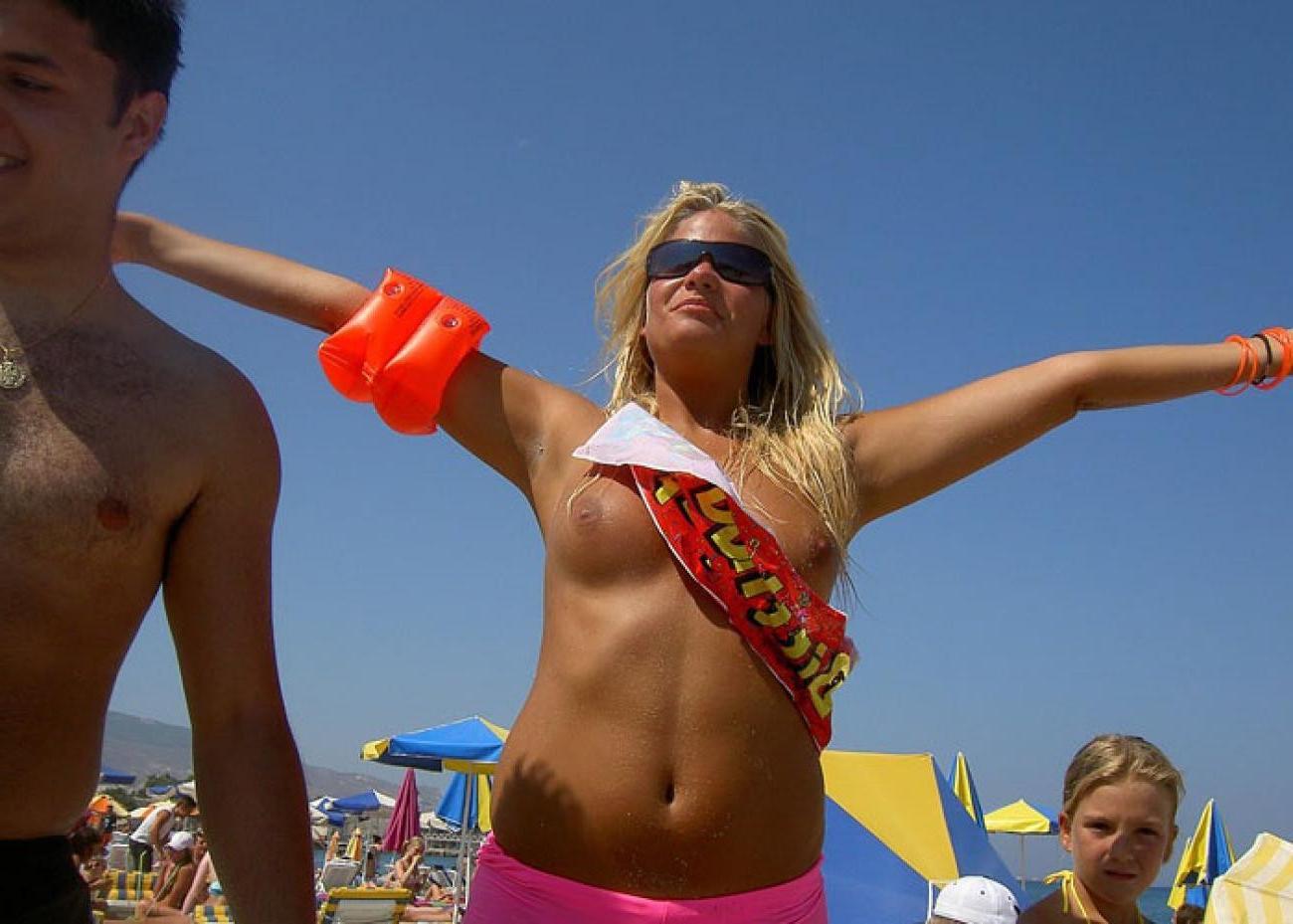 15P Tipsy beach babes naked and topless