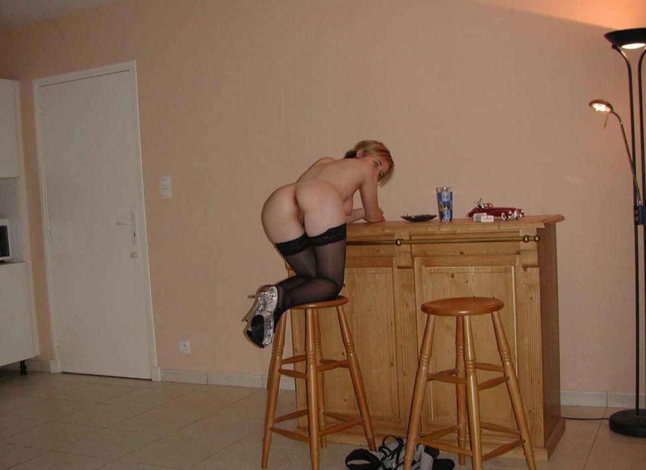 15P Pictures of a wife in lingerie who got naked