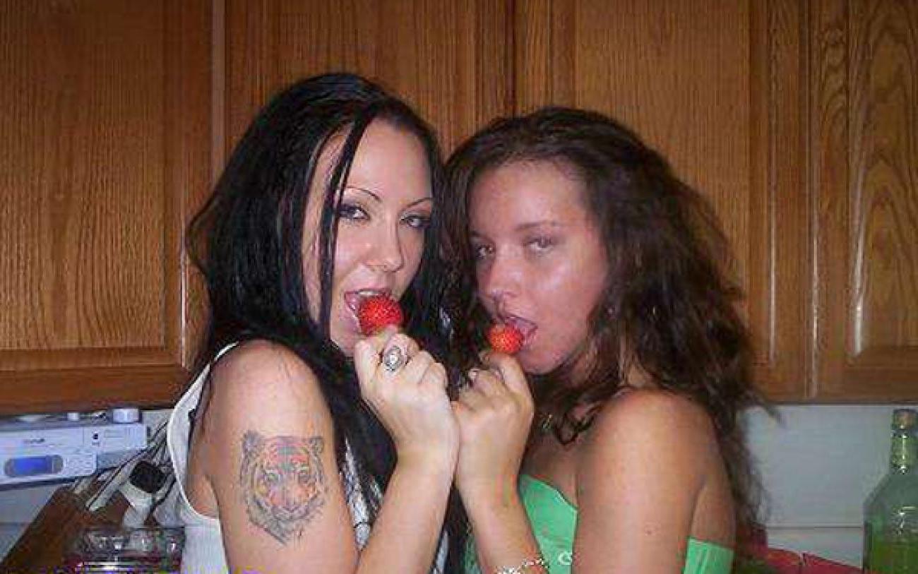 15P Pictures of a hot and wasted babe in her wild party