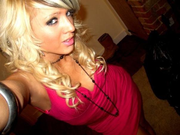 13P Sweet Emo Girlfriends Exposing Soft Pale Flesh Mounds