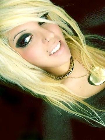 13P Sweet Emo Girlfriends Exposing Soft Pale Flesh Mounds