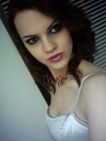 12P Emo Girlfriends Exposing Soft Pale Flesh