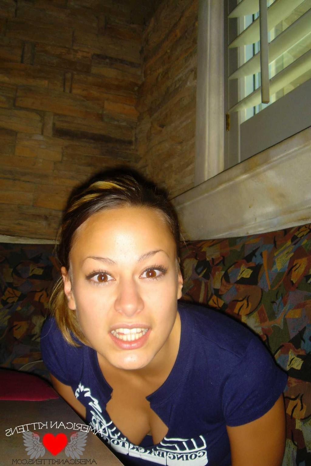 18P Daisy was hungry one day and was broke, so I told her if she showed me her tits 