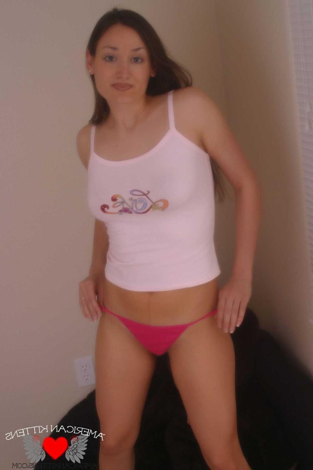 18P Emma pretty in pink