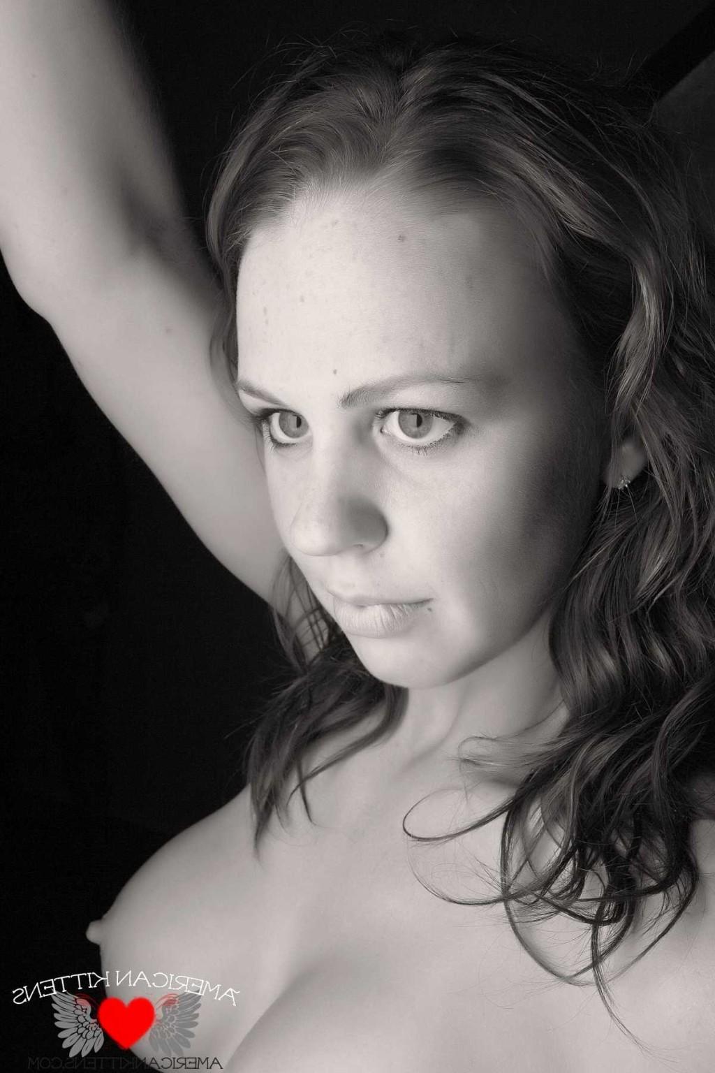 18P Chasen black and white closeup