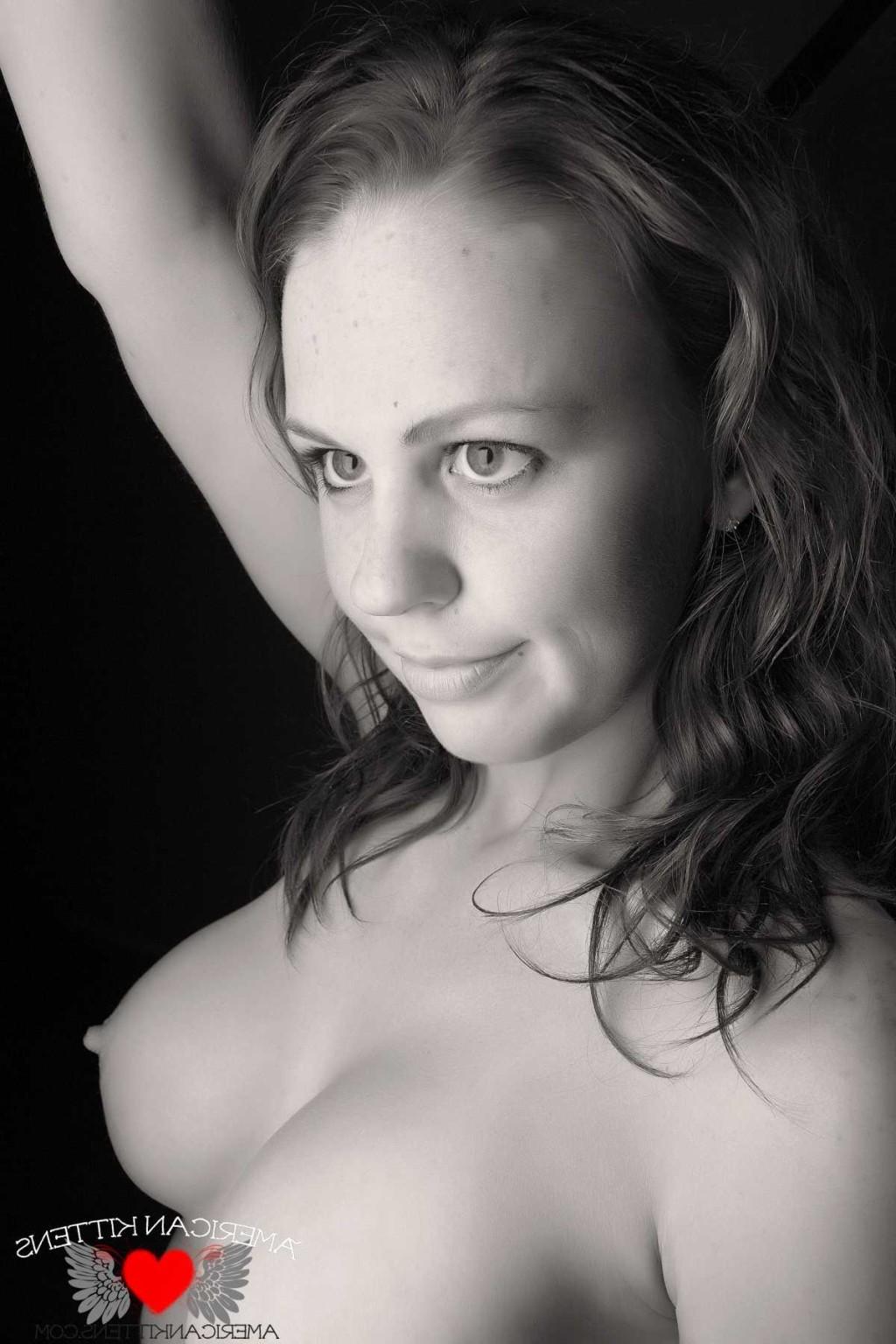 18P Chasen black and white closeup