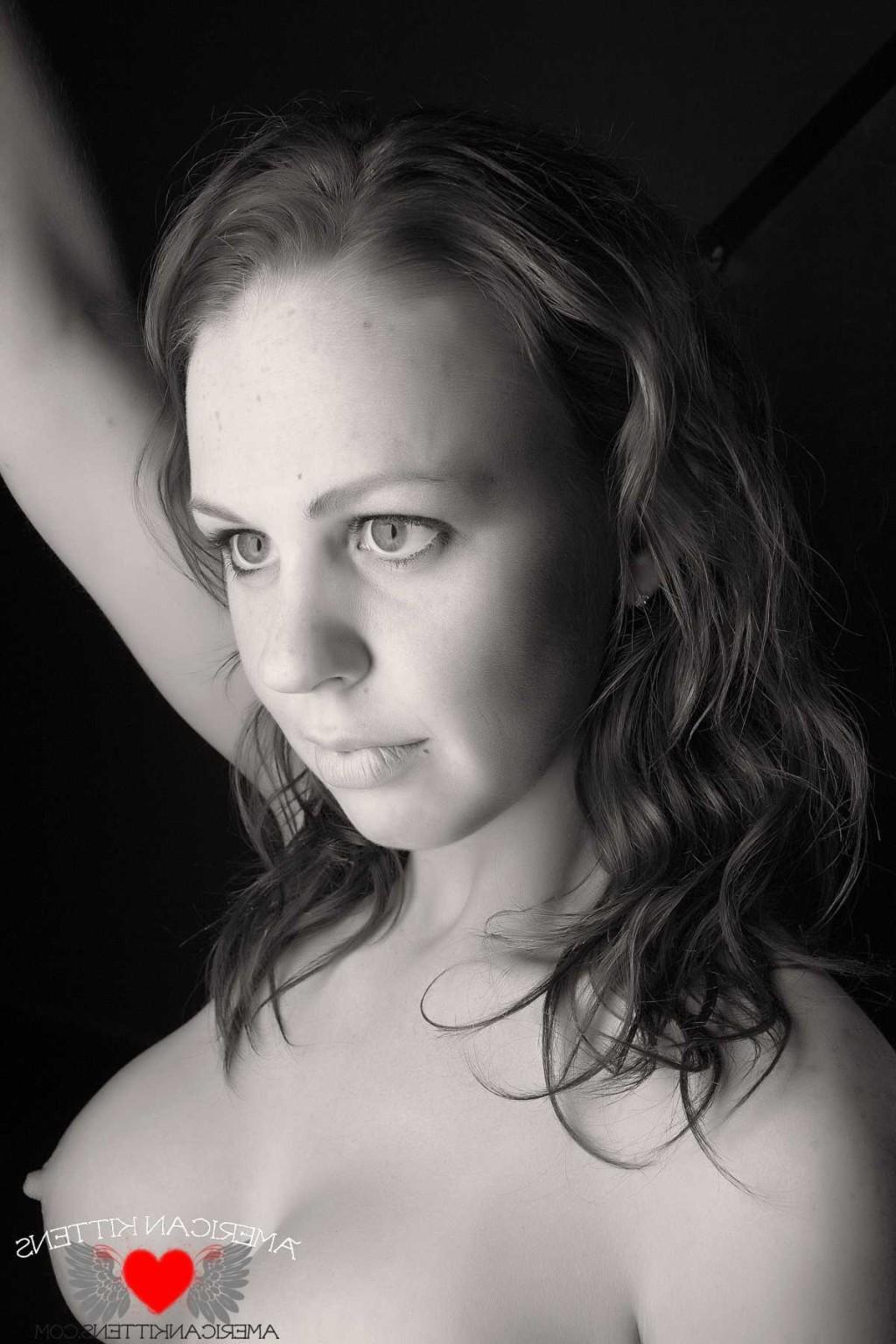 18P Chasen black and white closeup