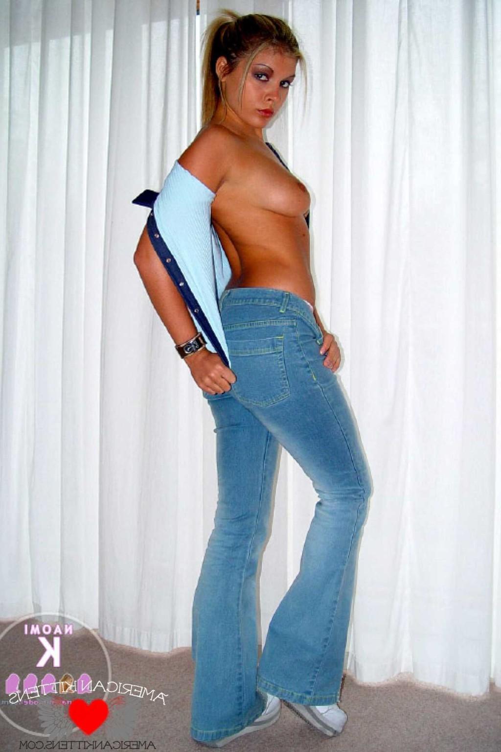 18P Naomi topless yahoo she is so hot I love the flowered panties and tight jeans ya