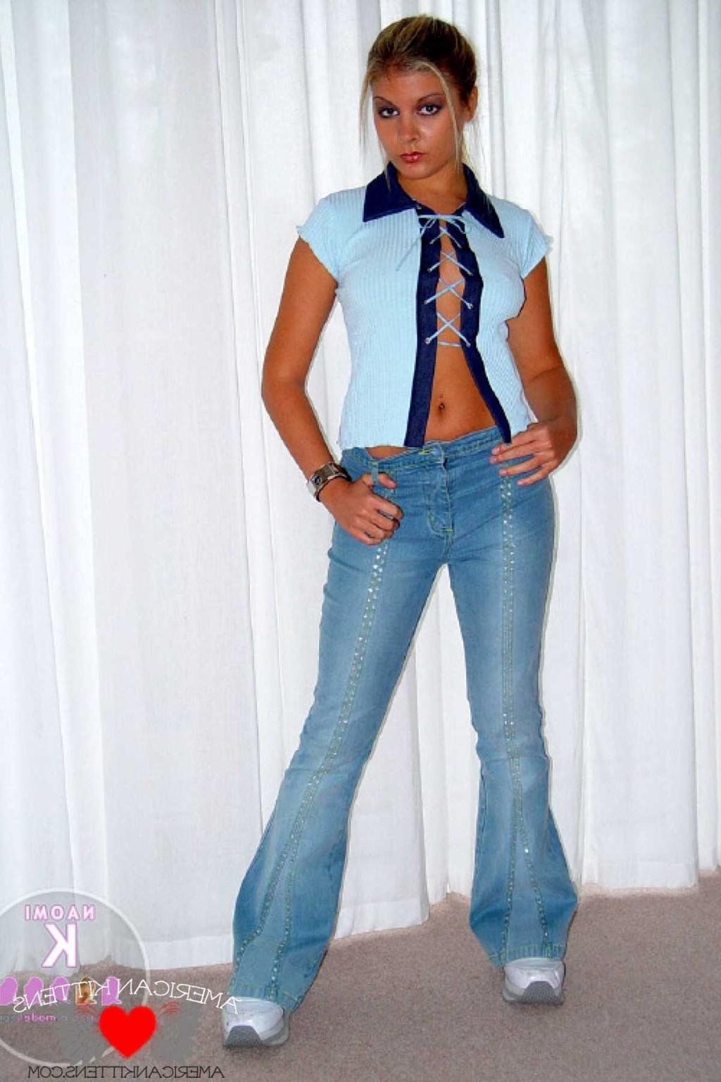 18P Naomi topless yahoo she is so hot I love the flowered panties and tight jeans ya