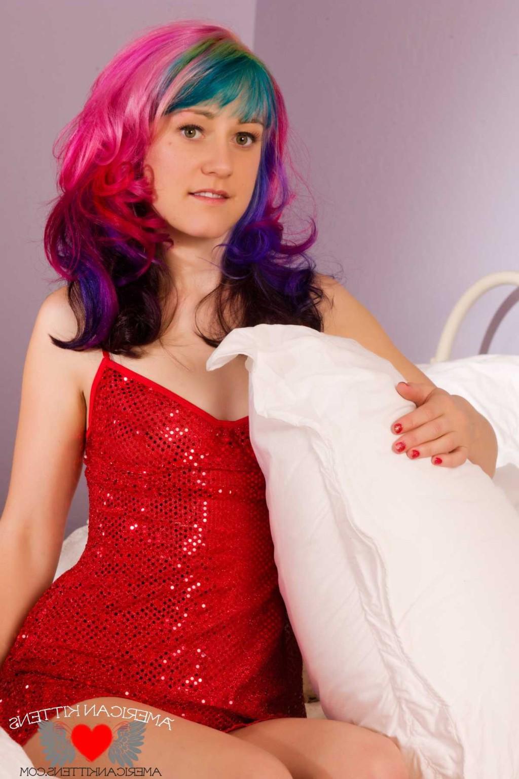 17P Hannah Holdem on the bed
