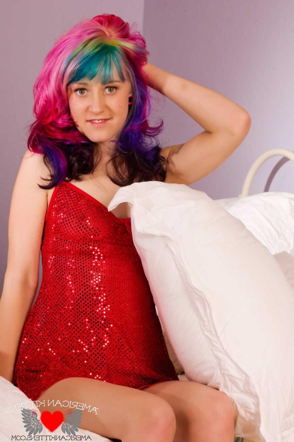 17P Hannah Holdem on the bed