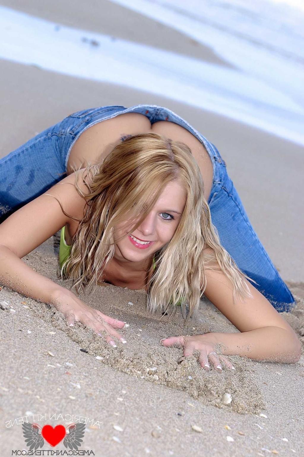 18P Nothing is funny then watch Ashlee get all wet and naked on the beach.