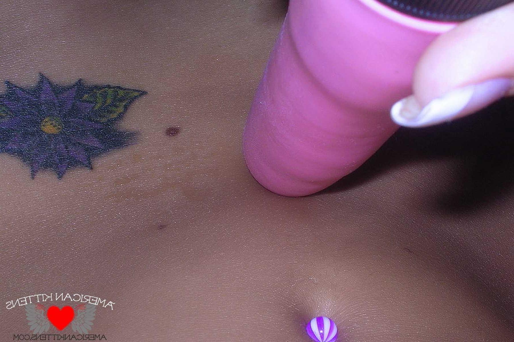 18P Ashlee masturbates with a pink toy