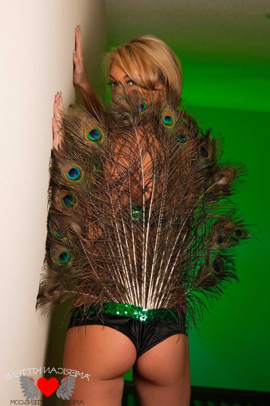 18P Kayden Love Peacock