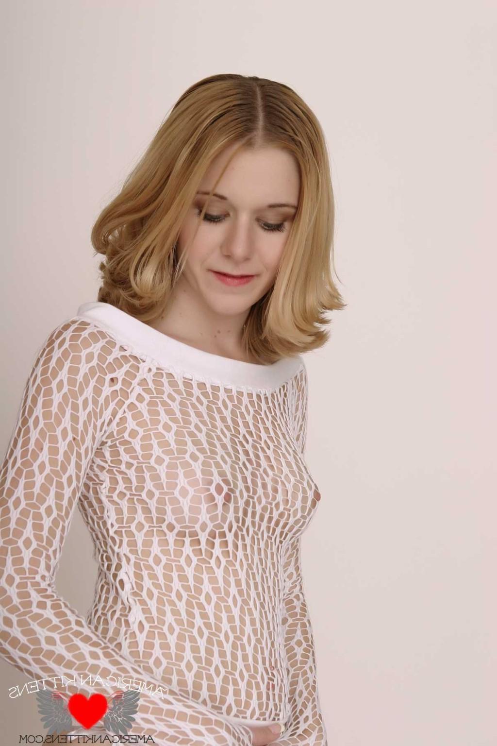 18P Ashlee white top