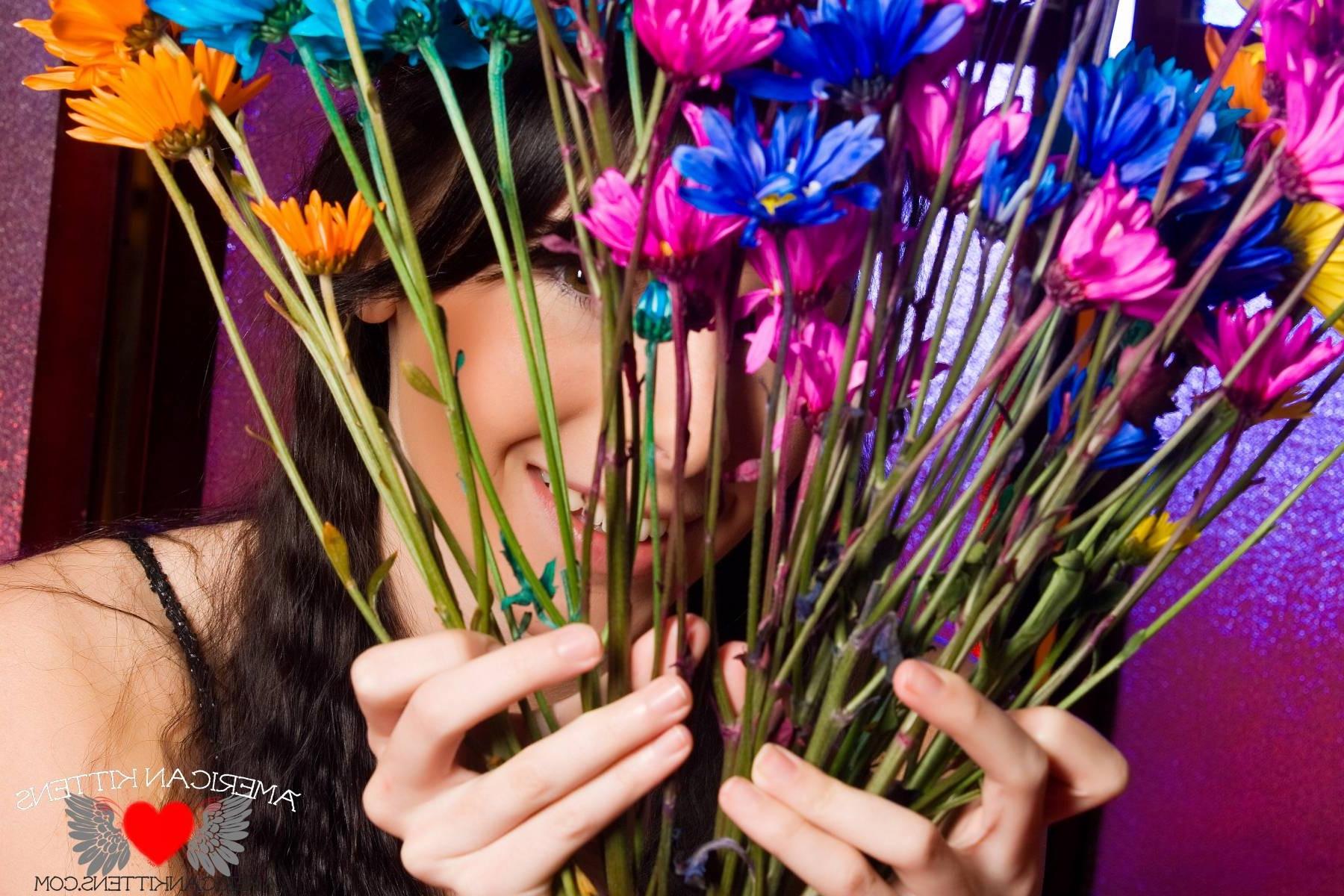 18P Kayden Love flowers