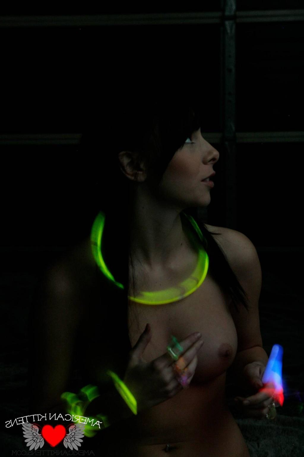 18P Kayden Love glow sticks