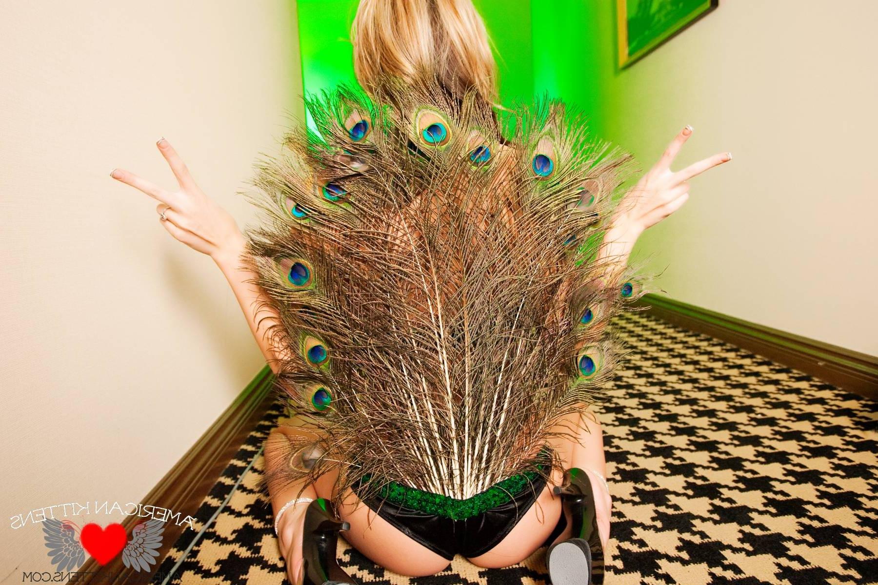 18P Kayden Love Peacock