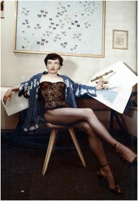 16P Vintage ladies with hairy pussies posing in the sixties