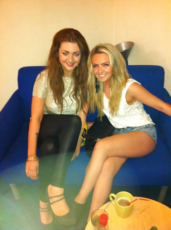 25P Hot babes 15