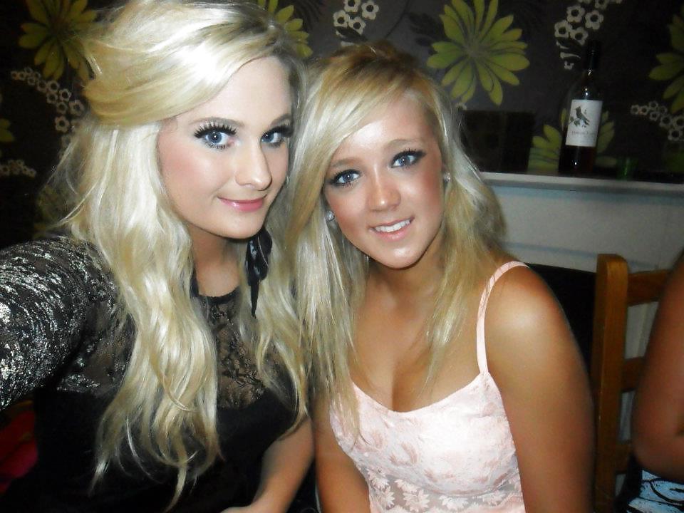 25P Hot babes 15