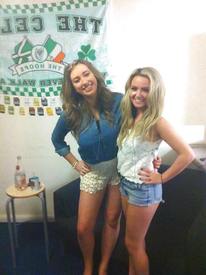 25P Hot babes 15