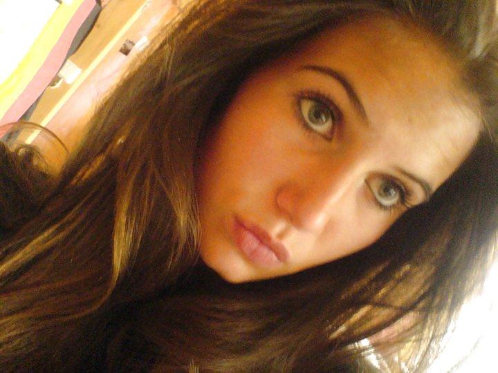 25P THE HOTTEST AMATEUR GIRL ON THE INTERNET