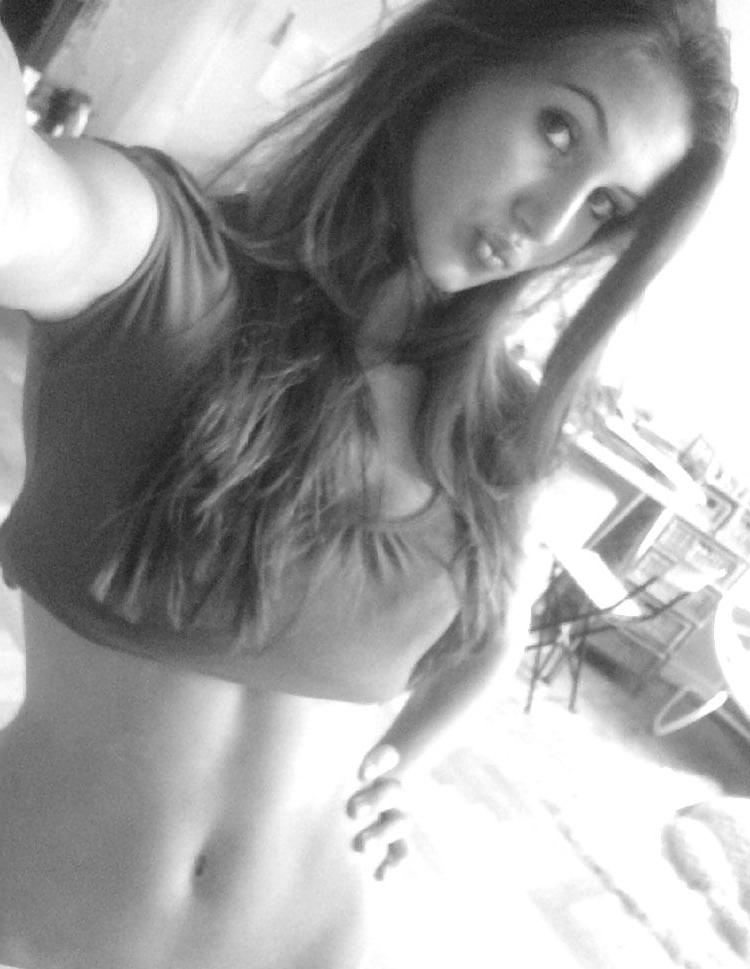 25P THE HOTTEST AMATEUR GIRL ON THE INTERNET