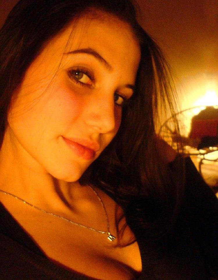 25P THE HOTTEST AMATEUR GIRL ON THE INTERNET