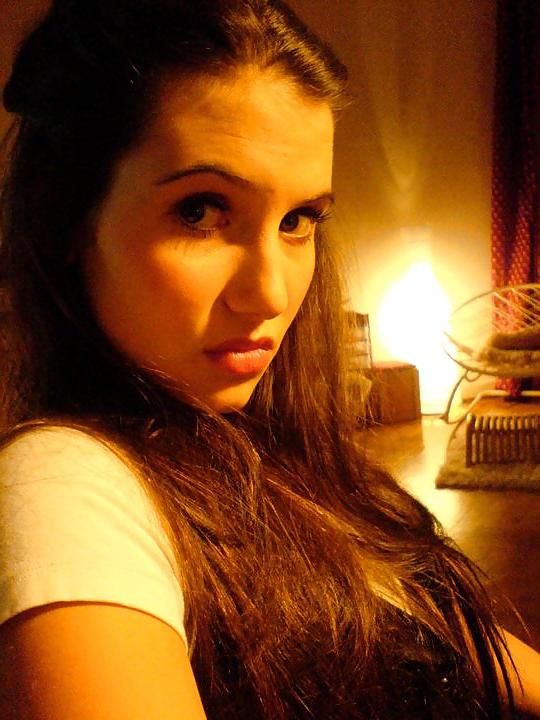 25P THE HOTTEST AMATEUR GIRL ON THE INTERNET