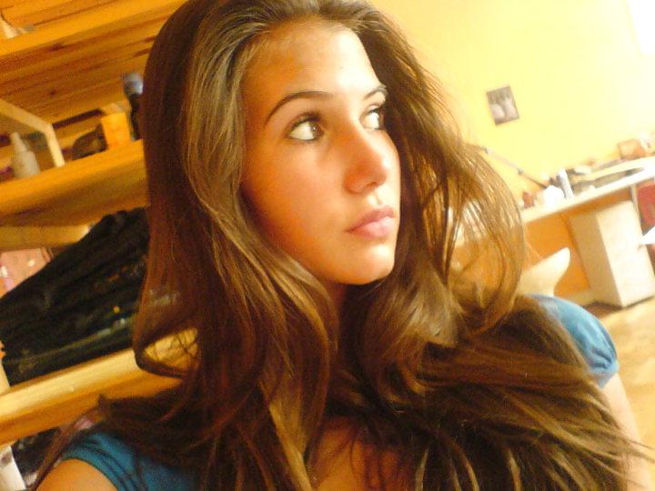 25P THE HOTTEST AMATEUR GIRL ON THE INTERNET
