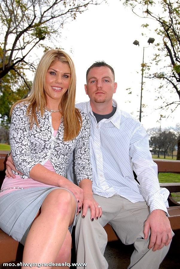 15P Blonde wife with a fat pussy kneels down to please this stud