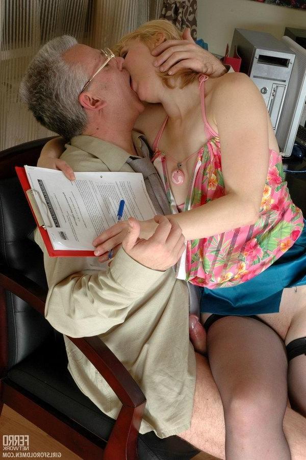 20P Slutty young secretary luring her graying boss into hot quickie