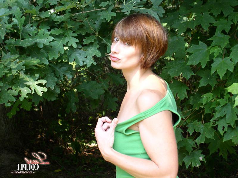 14P Hotwife doing stranger in her backyard