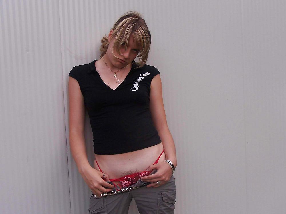 14P Croatian girl - N. C. 