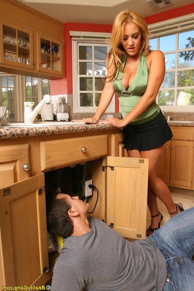 7P Horny Housewife Gets The Plumber To Snake Her Pipes