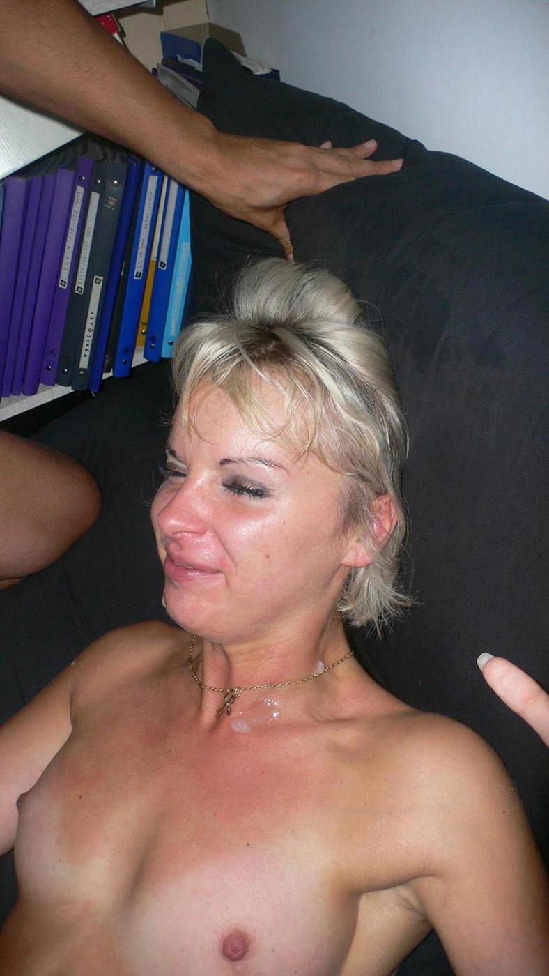 20P Amateur homemade threesome with hot blonde wife